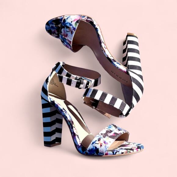 Torrid Shoes - TORRID Ankle Strap Striped Chunky Heel Sandals size 8W
New